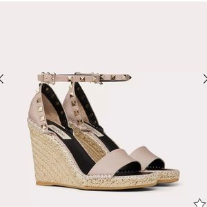 NIB!  Valentino Rockstud Espadrilles Nude Size40
